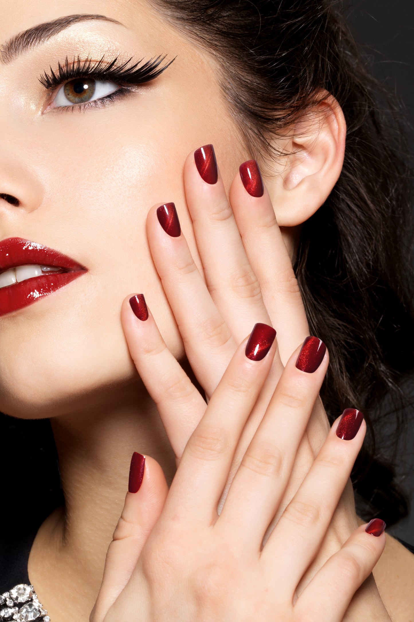 Starlite Red | Soft & Durable Press-On Nails - Bonmuz
