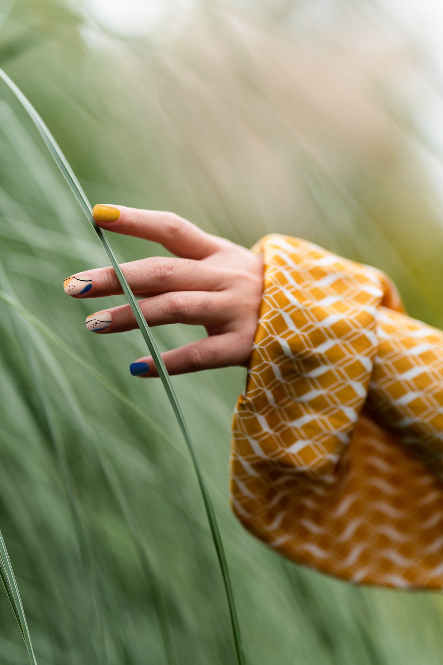Tangerine Garden | Soft & Durable Press-On Nails - Bonmuz
