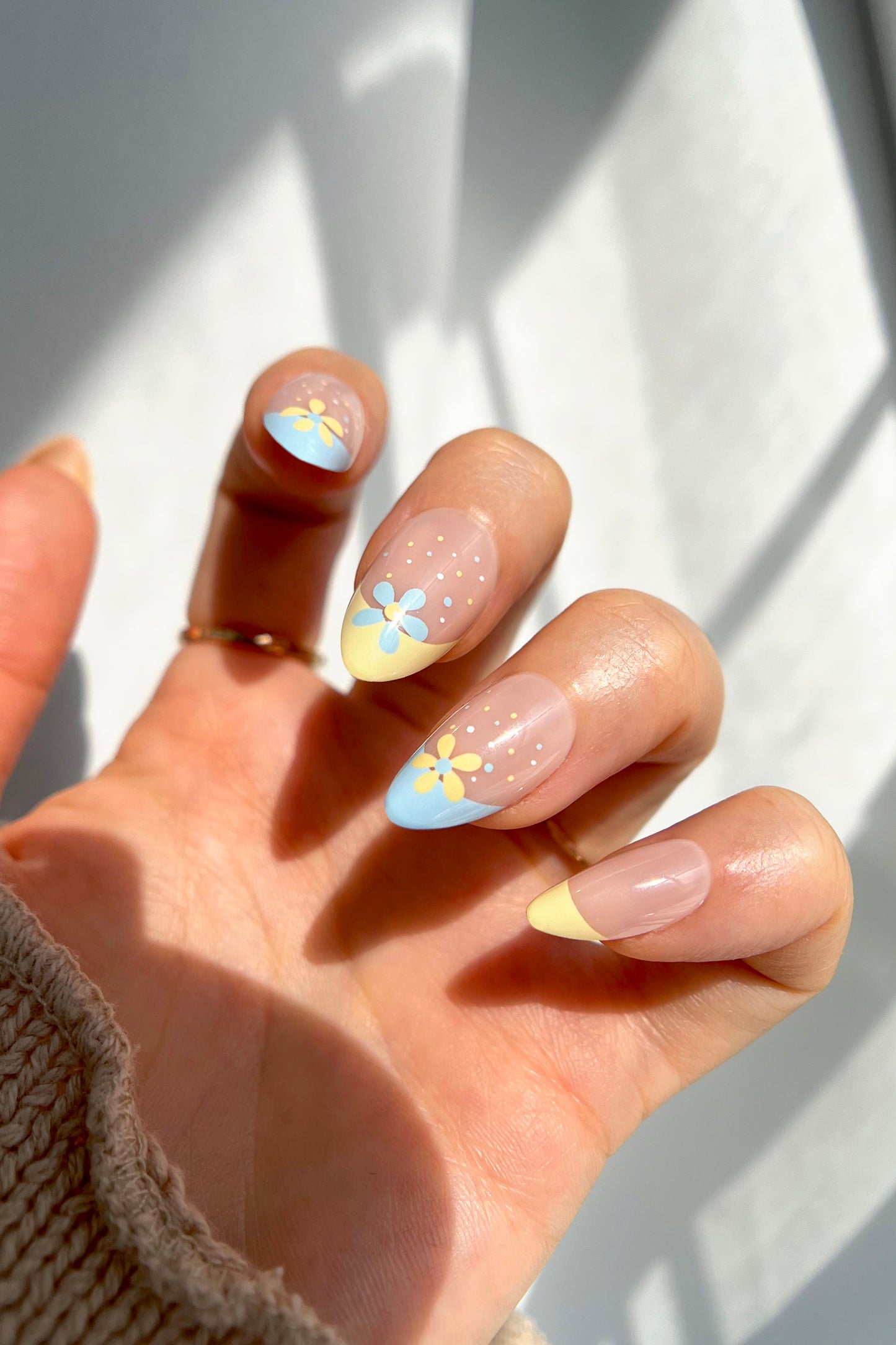 Sunny Halo | Soft & Durable Press-On Nails