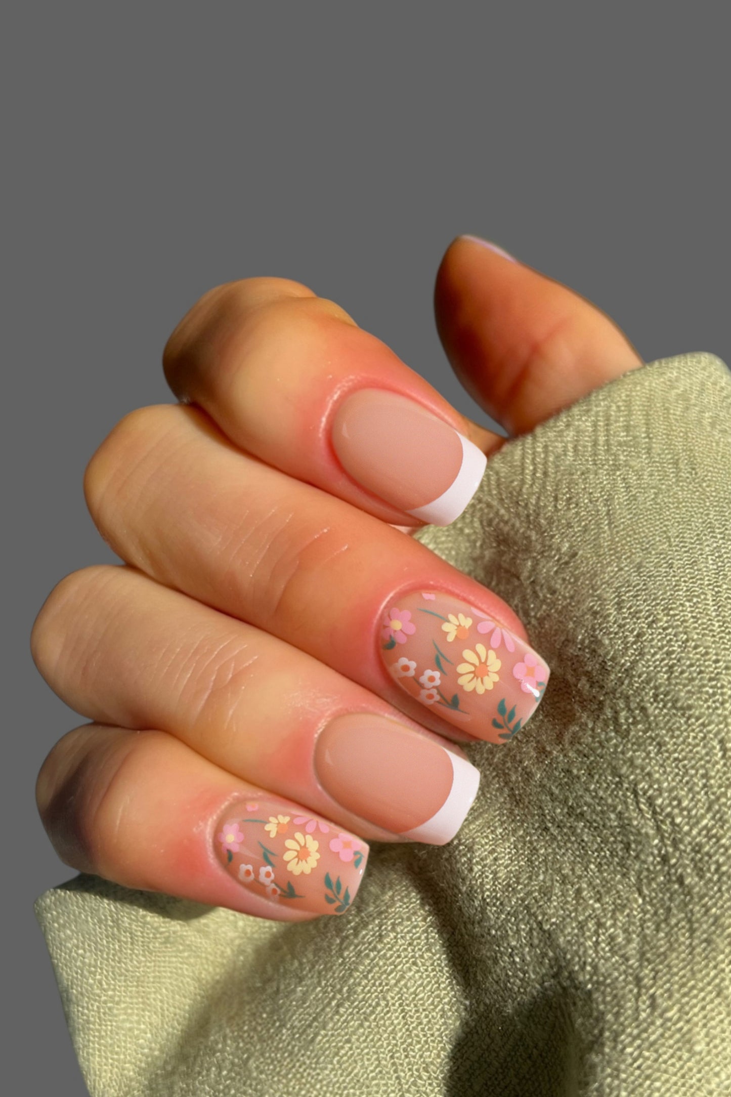 Sunny Meadow | Soft & Durable Press-On Nails